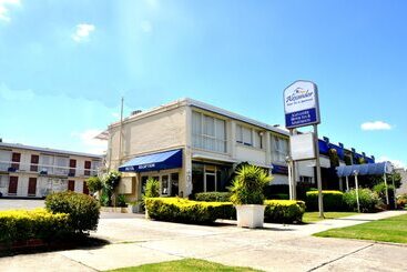 مُتل Alexander Motor Inn