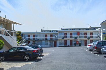 مُتل Alexander Motor Inn