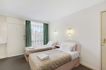 مُتل Alexander Motor Inn