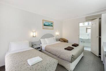 مُتل Alexander Motor Inn