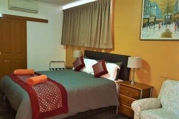 New Olympic Motel