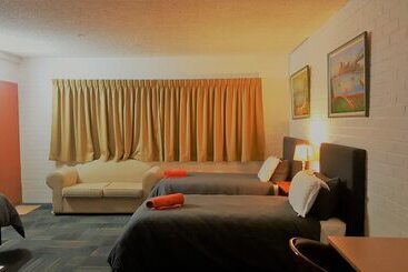 New Olympic Motel