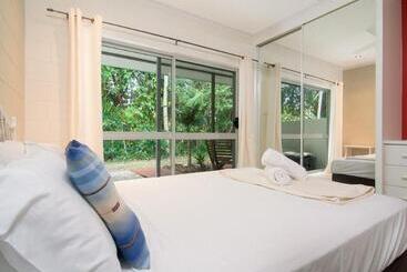 استراحتگاه Titree Village Holiday Apartments