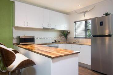 استراحتگاه Titree Village Holiday Apartments