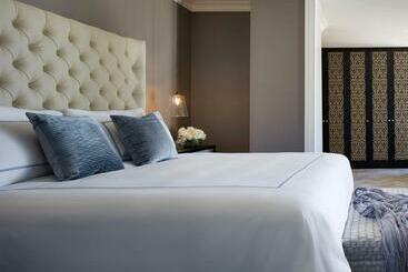 Four Seasons Hotel Sydney