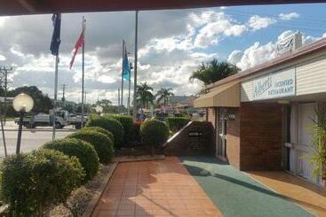 Hampton Villa Motel