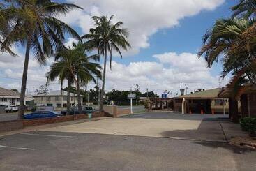 Hampton Villa Motel