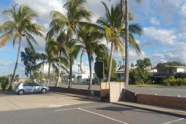 Hampton Villa Motel