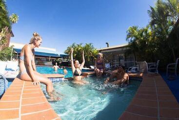 Hampton Villa Motel