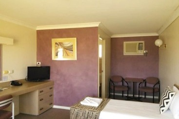 Hampton Villa Motel
