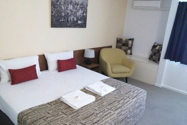 Hampton Villa Motel