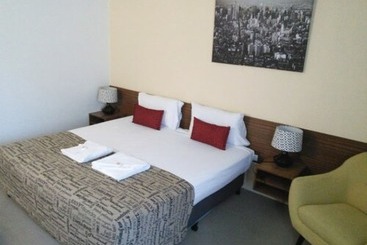 Hampton Villa Motel
