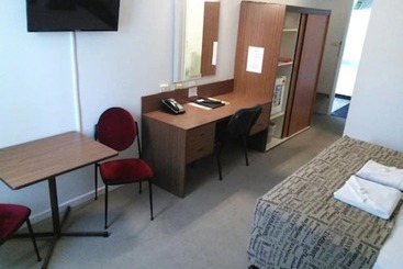 Hampton Villa Motel