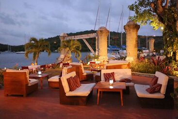 هتل Admiral's Inn and Gunpowder Suites