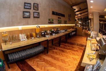 酒店 Albatros