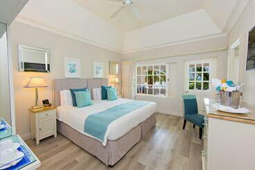 هتل Blue Waters Resort And Spa