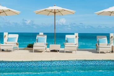 هتل Blue Waters Resort And Spa