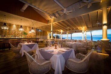 هتل Blue Waters Resort And Spa