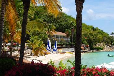 هتل Blue Waters Resort And Spa