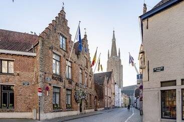 Boutique Hotel De Castillion Small Elegant Family