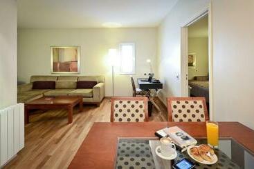 هتل Grand Brizo Comahue