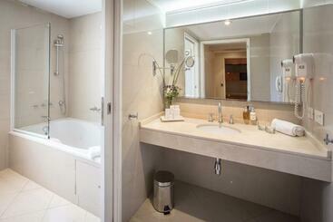 هتل Grand Brizo Comahue