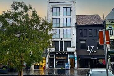 Elberg Hotel & Apartments