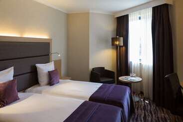هتل Restaurant Van Der Valk Nivelles Sud