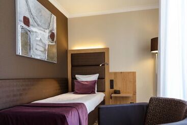 هتل Restaurant Van Der Valk Nivelles Sud