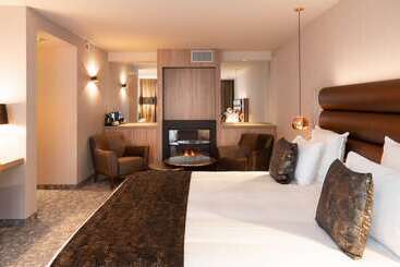 هتل Restaurant Van Der Valk Nivelles Sud