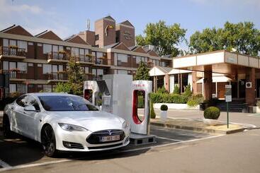هتل Restaurant Van Der Valk Nivelles Sud