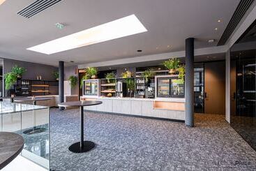 هتل Restaurant Van Der Valk Nivelles Sud