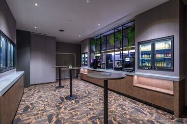 هتل Restaurant Van Der Valk Nivelles Sud