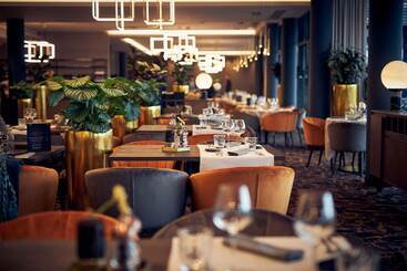 هتل Restaurant Van Der Valk Nivelles Sud