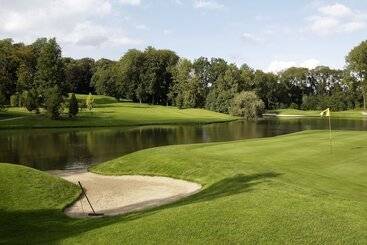 هتل Restaurant Van Der Valk Nivelles Sud