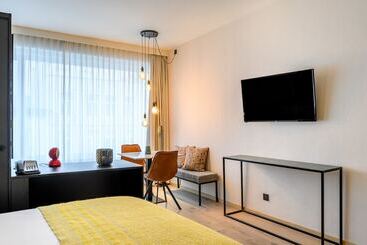 هتل Premier Suites Antwerp