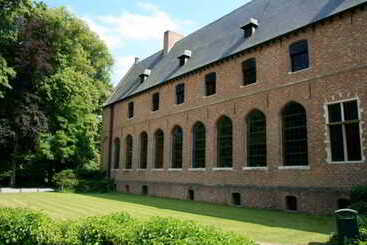 هتل Priorij Corsendonk