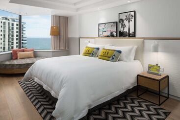هتل Qt Gold Coast