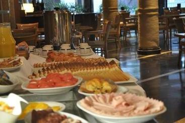 هتل Solans Riviera