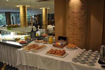 هتل Solans Riviera