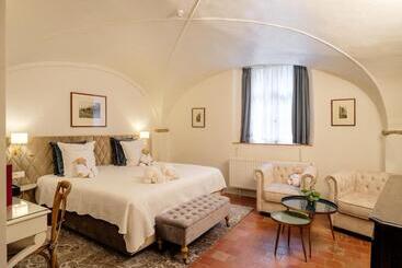 Ter Brughe By Cw Hotel Collection