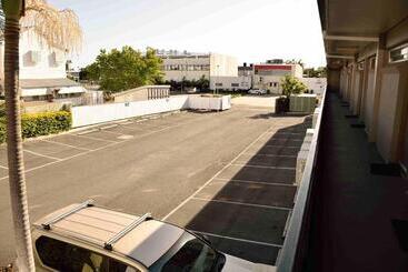 Motel 98