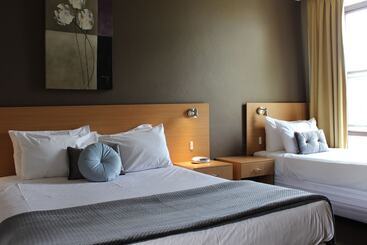 מוטל El Toro Motor Inn