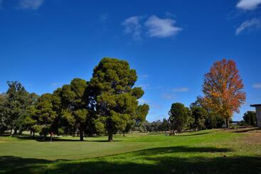 مُتل Renmark Country Club