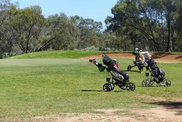 مُتل Renmark Country Club