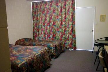 The Islands Inn Motel
