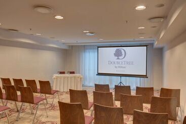 Doubletree By Hilton Hotel Kosice - קושיצה