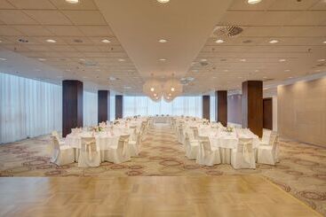 Doubletree By Hilton Hotel Kosice
