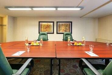 Allure Hotel & Conference Centre, Ascend Hotel Collection