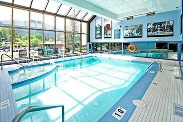 هتل Best Western Plus Banff International Lodge